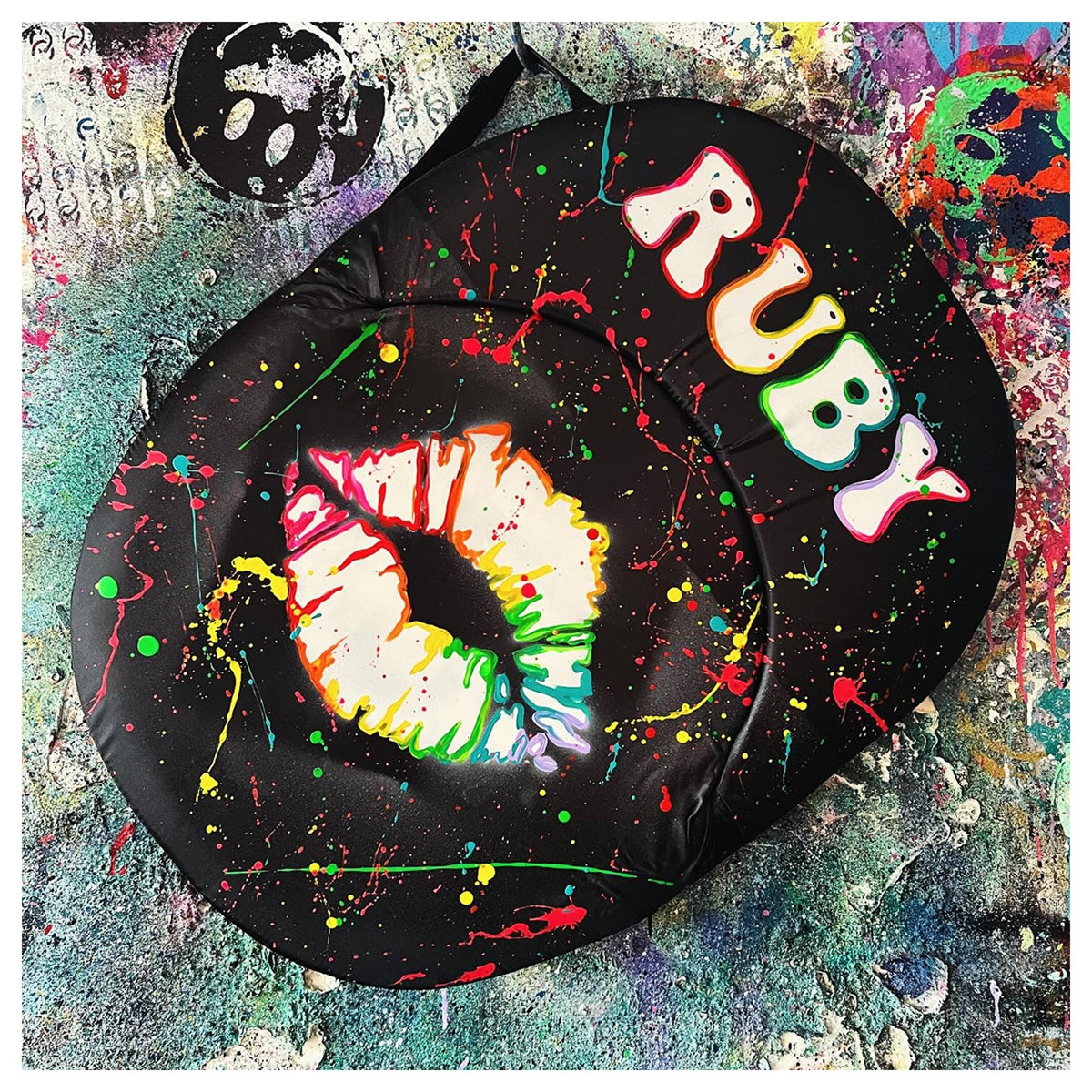 Heart & Sole Splatter Oniva Chair